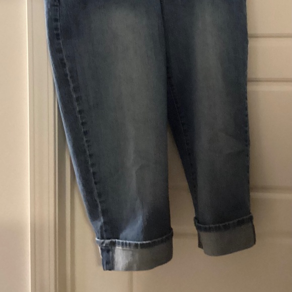 Capris - Picture 4 of 4